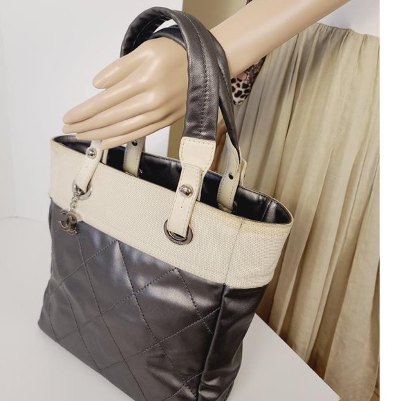 CHANEL Biarritz Paris Metallic Quilted Coated C Gray Beige Leather Canvas Tote - Picture 2 of 13